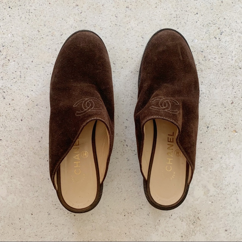 ✖️SOLD✖️ VINTAGE CHANEL CC Suede Mules Clogs - Picture 6 of 7